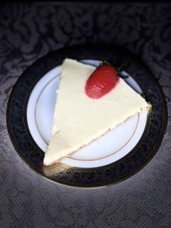 சீஸ் கேக் / ச்ட்ராபெரி சீஸ் கேக் / நோ பேக் ச்ட்ராபெரி சீஸ் கேக்(cheese cake recipe in tamil) செய்முறை முக்கிய புகைப்படம்