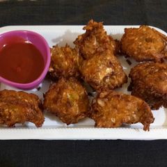 A picture of Cabbage pakoda.