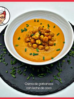 Una foto de Crema de garbanzos con leche de coco