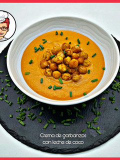 Una foto de Crema de garbanzos con leche de coco