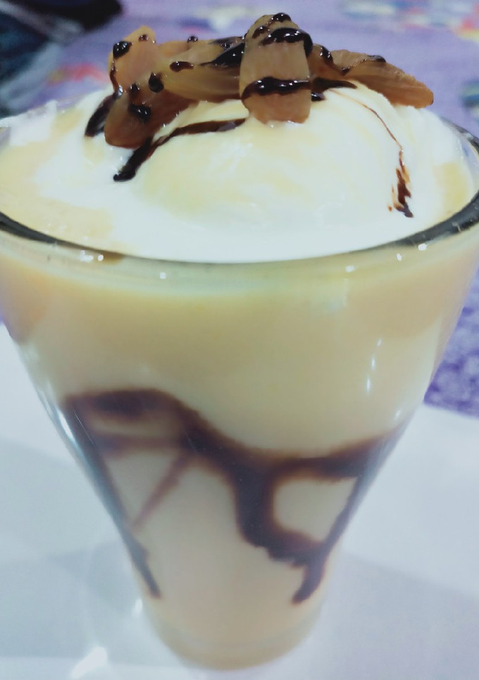 A picture of Choco mango shake.