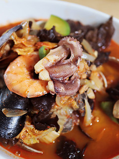 Foto resep Jjampong, Sup kuah seafood Korea. Pedes, gampang dan seger