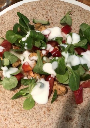 Gyors tortilla ebédre vagy túrázáshoz recept fotója