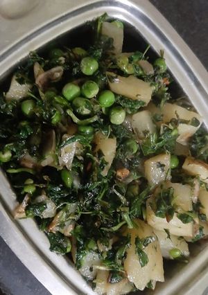 A picture of मेथी मटर आलू(methi aloo recipe in hindi).