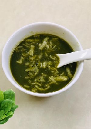 પાલક સૂપ. (Spinach Soup Recipe In Gujarati) રેસીપી મુખ્ય ફોટો