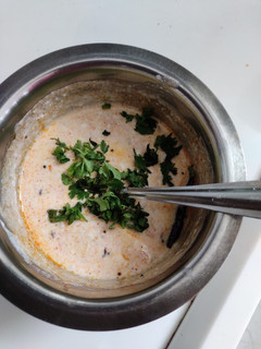 દહીં તિખારી (Dahi Tikhari Recipe In Gujarati) રેસીપી મુખ્ય ફોટો