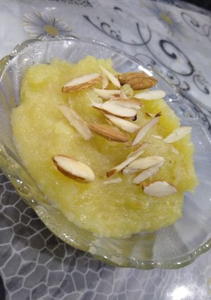 બટેટા નો શીરો (Potato Sheera Recipe In Gujarati) રેસીપી મુખ્ય ફોટો