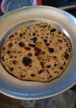 A picture of Aloo paratha.