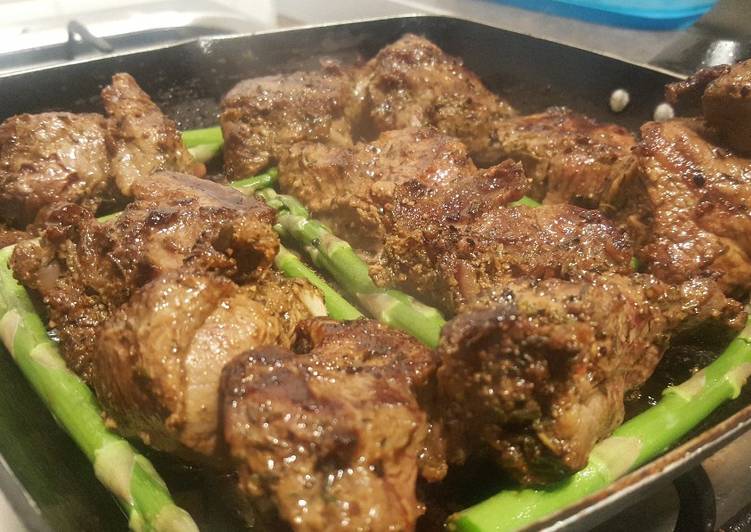 Simple Way to Make Quick Jerk steak with asparagus
