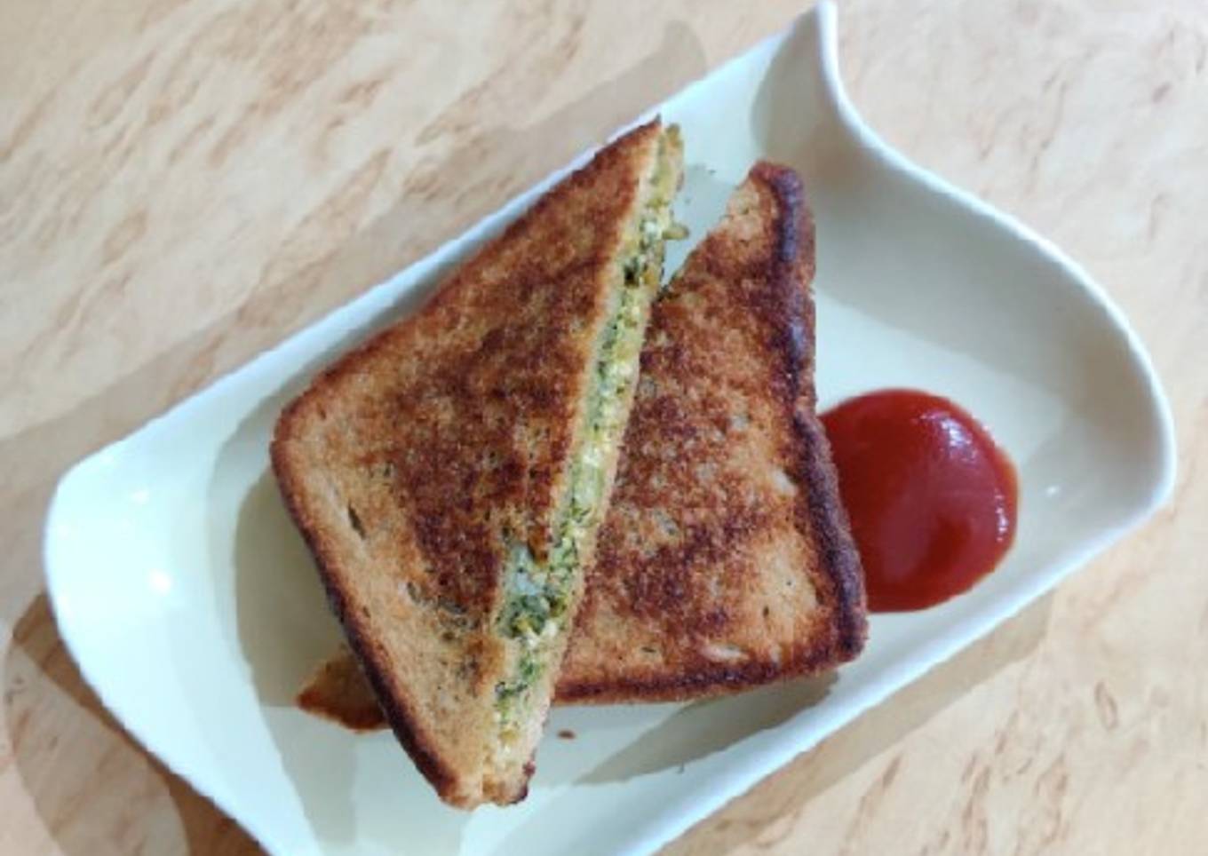 Crunchy Broccoli Sandwich