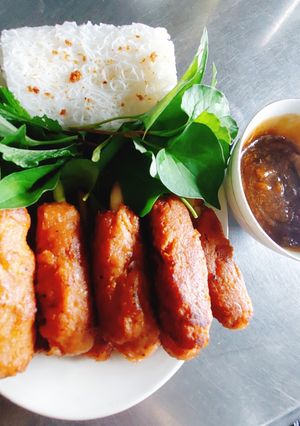 Hình của món Nem nướng bánh hỏi.