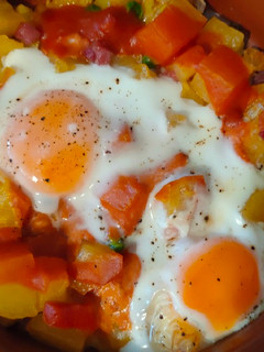 Una foto de Huevos a la cazuela