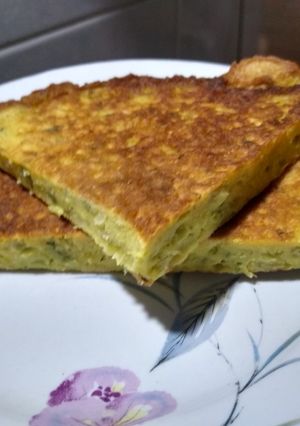 Una foto de Tortilla con Tallos de Brócoli