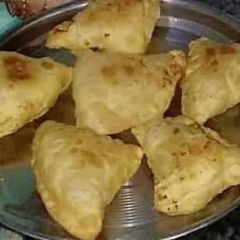 A picture of Homemade samosa.