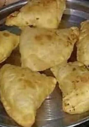A picture of Homemade samosa.