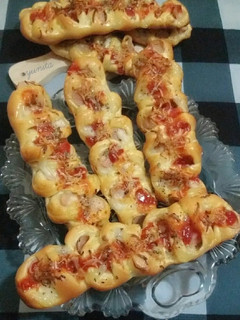 Foto resep Roti Sosis Kepang