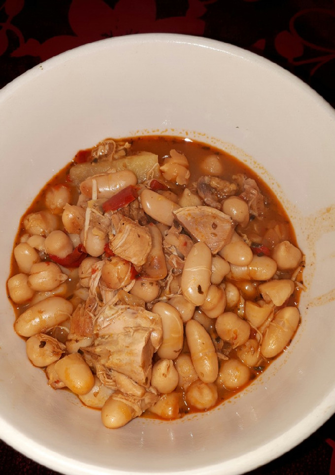 Una foto de Guiso de porotos y garbanzos