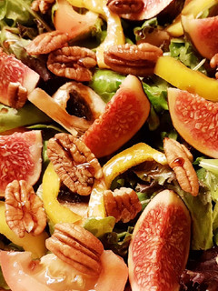 Una foto de Ensalada de Higos y Nueces