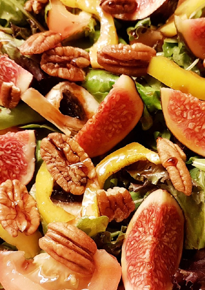 Una foto de Ensalada de Higos y Nueces