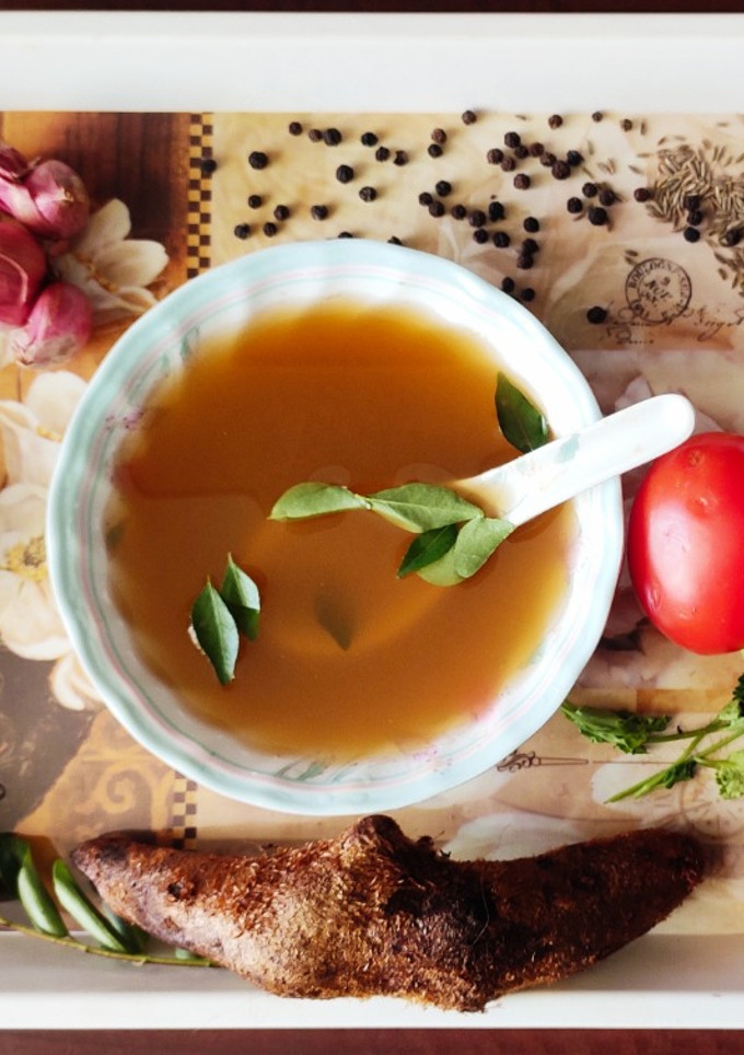 முடவாட்டுக் கிழங்கு சூப் அல்லது ஆட்டுக்கால் கிழங்கு சூப் (Muda vaattikizhanku soup) செய்முறை முக்கிய புகைப்படம்