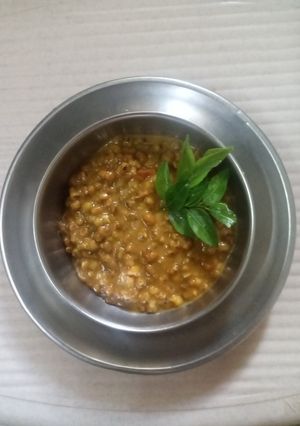 பச்சை பயறு கிரேவி (Pachai payaru gravy recipe in tamil) செய்முறை முக்கிய புகைப்படம்