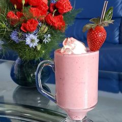A picture of Berries Oats Smoothie.