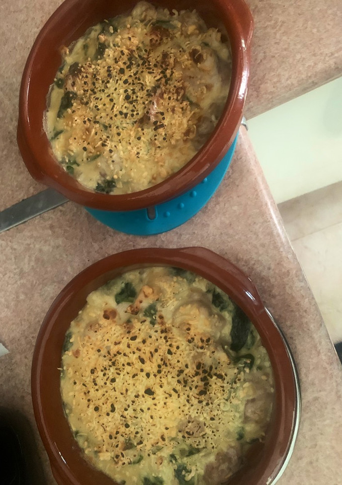 Una foto de Gratinado de pollo con espinacas
