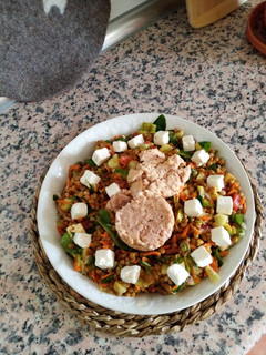 Una foto de Ensalada de Lentejas de bote con Atún y feta