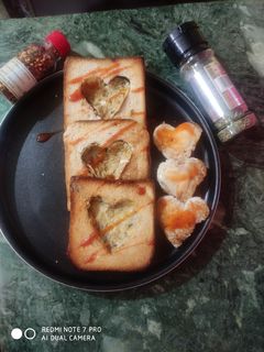 হার্ট ব্রেড টোস্ট(heart bread toast recipe in Bengali) রেসিপির প্রধান ছবি