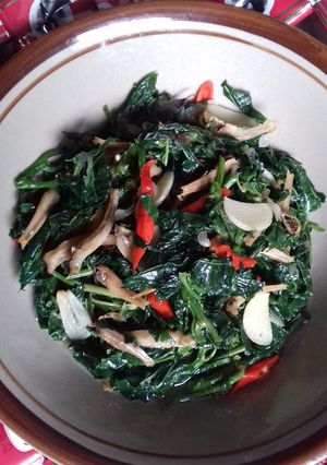 Foto resep Tumis Daun Singkong & Ikan Teri