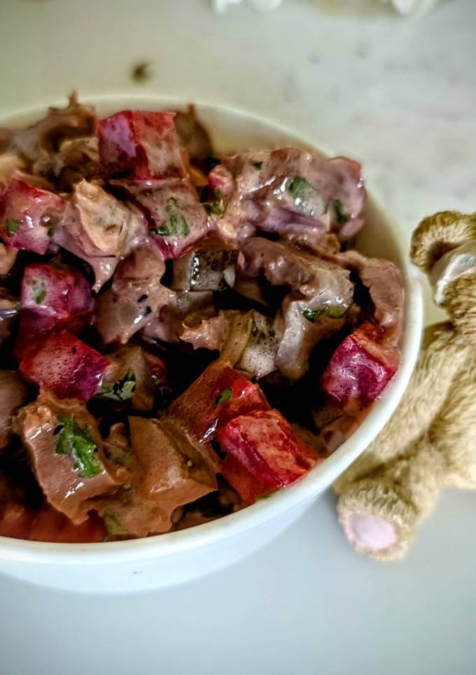 М'ясний салат 🥗 з курячими серцями