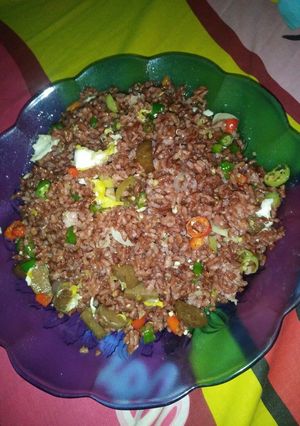 Foto resep Nasi gorengan beras merah 😋