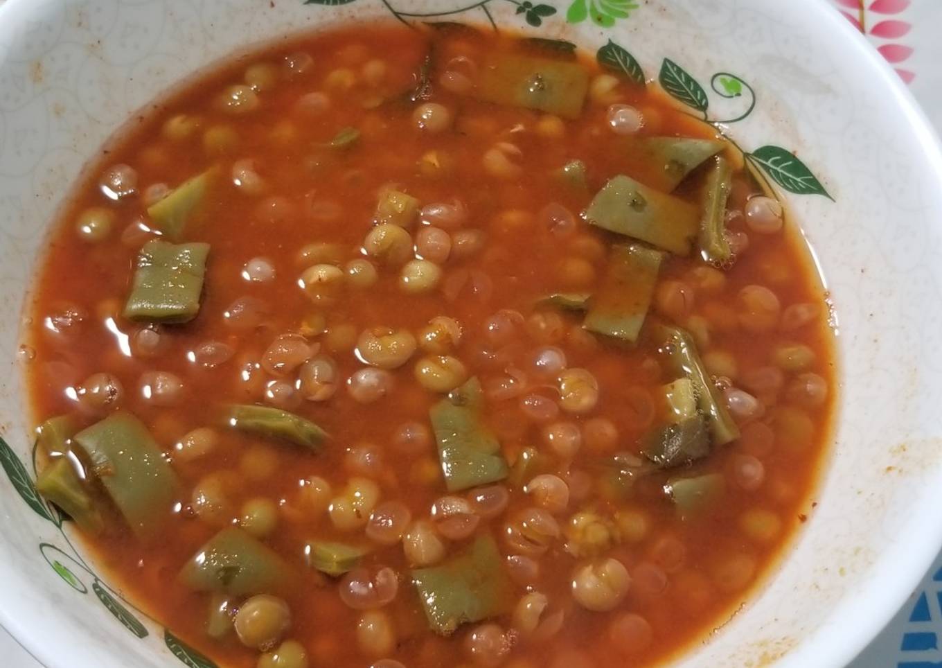 Alberjones con nopales