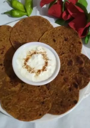 बाजरे की मसाला रोटी(Bajre ki masala roti recipe in Hindi) रेसिपी मुख्य फोटो