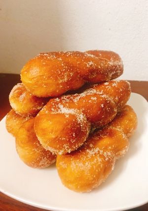 Hình của món Bánh quẩy Hàn Quốc (Kkwabaegi-Twisted Korean doughnuts).