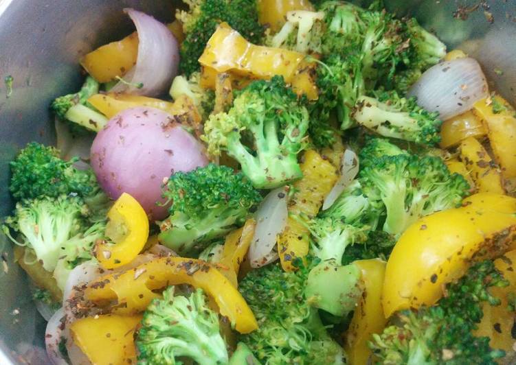 Recipe of Super Quick Homemade . broccoli and pepper salad