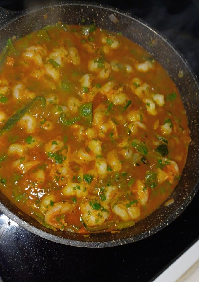 Una foto de Camarones rancheros a mi estilo