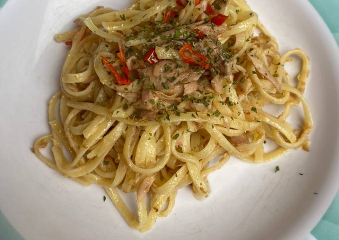 Cara Bikin Fettuccini spicy tuna aglio olio yang Lezat Sekali