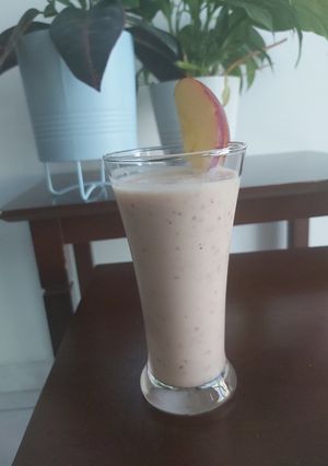 A picture of Apple strawberry smoothie.
