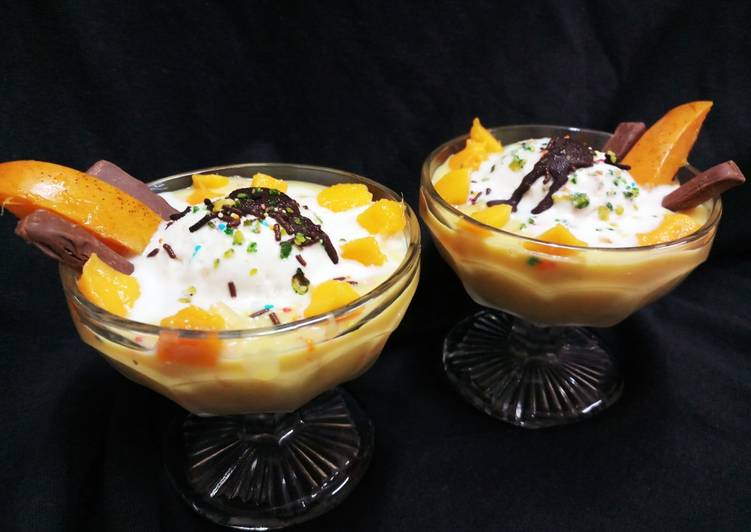 Mango Mix Fruit Custard with Vanilla Ice Cream