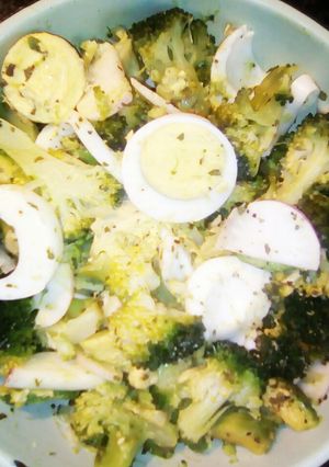 A picture of Citrus Broccoli and Egg Medley.