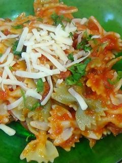 Una foto de Hélices con salsa amatraciana