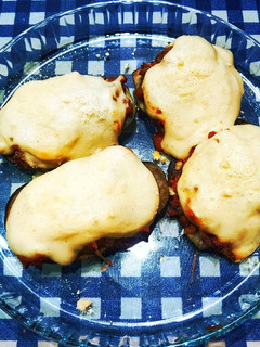 Una foto de Berenjenas rellenas de Ternera y Verduras con Bechamel Parmesano