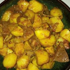 A picture of Kayan ciki with Irish potatoes.