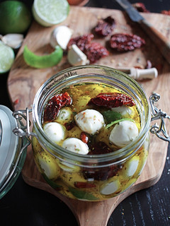 Una foto de Mozzarella Aromatizada en AOVE