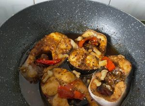 Hình của món Cá Hú, Cá basa kho.