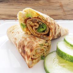 A picture of Capsicum egg chapathi.