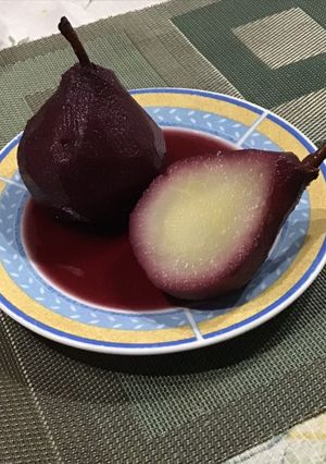 Una foto de Peras al vino