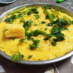 A picture of Khaman Dhokla.