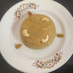 A picture of Jaggery-sooji sheera/Halwa.
